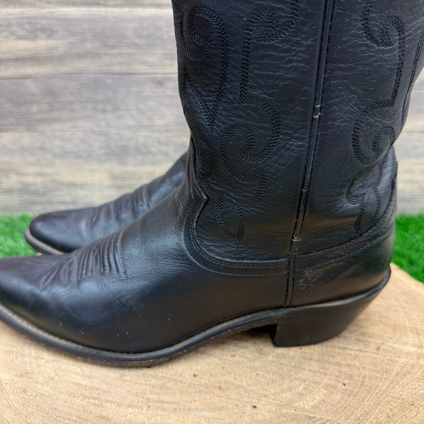 Justin Women - Size 7.5B - Black Cowboy Boots Style L4911