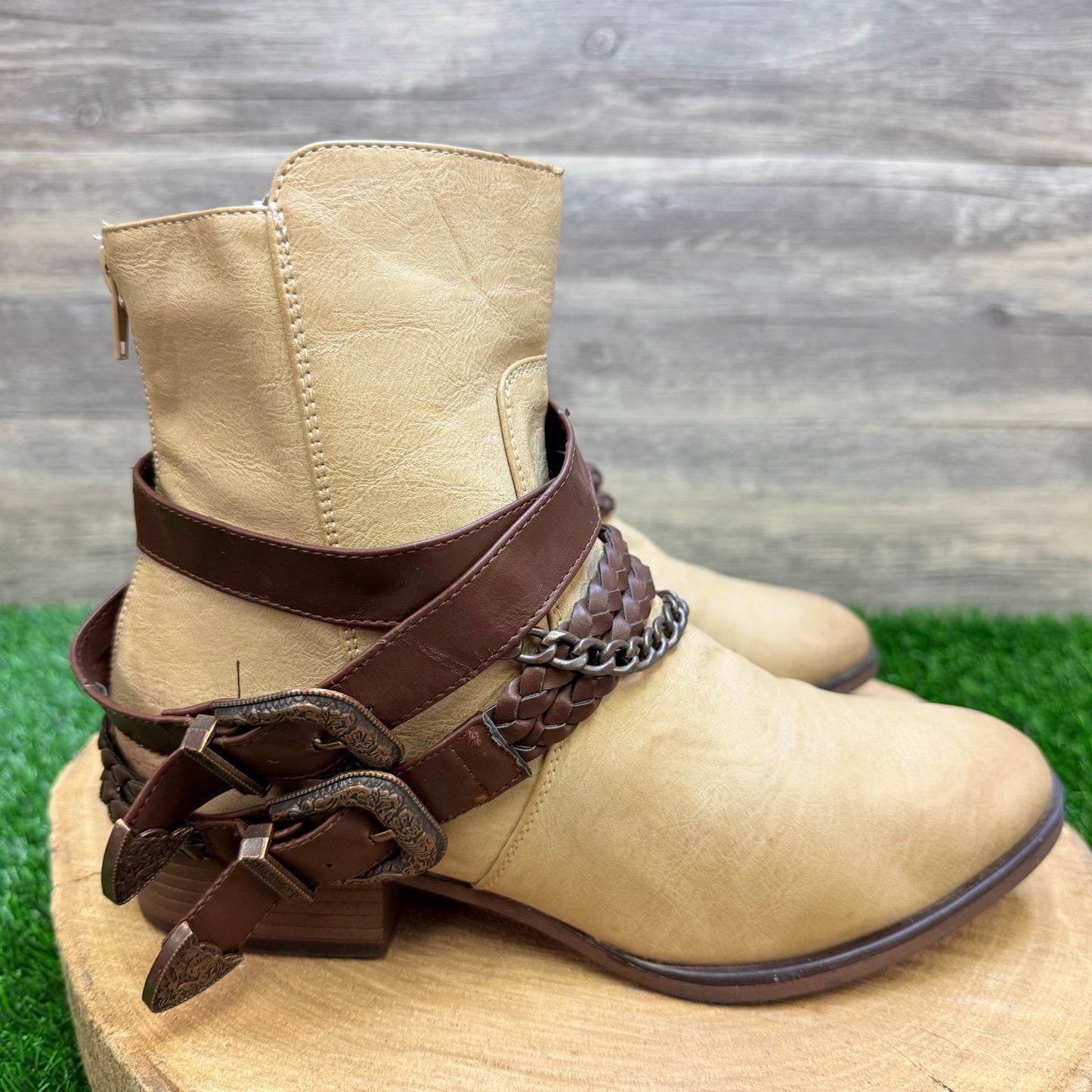 Pierre Dumas Women - Size 9 - Tan Ankle Zipper Belt Boots