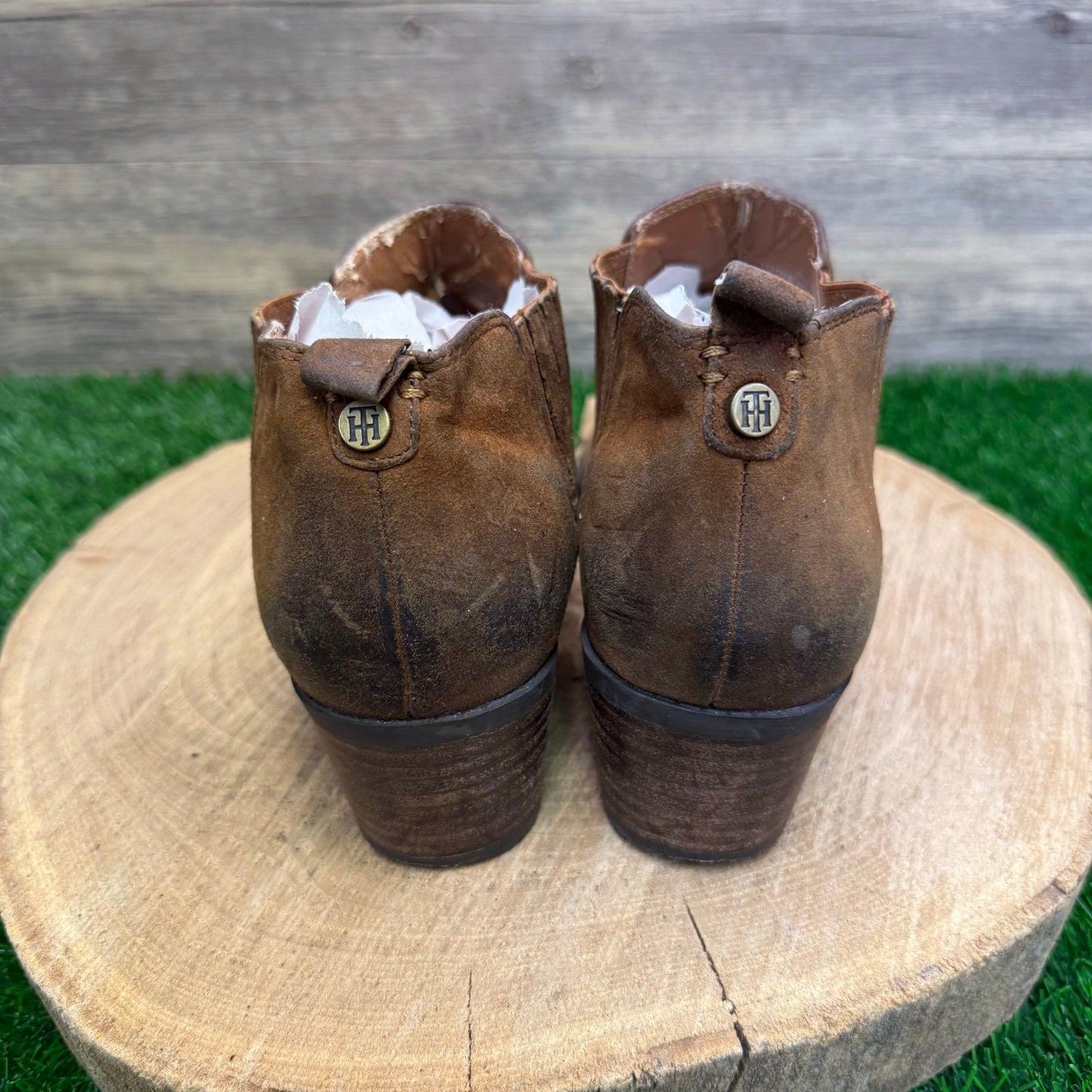 Tommy Hilfiger Women - Size 9.5M - Tan Suede Ankle Boots Style Twripley