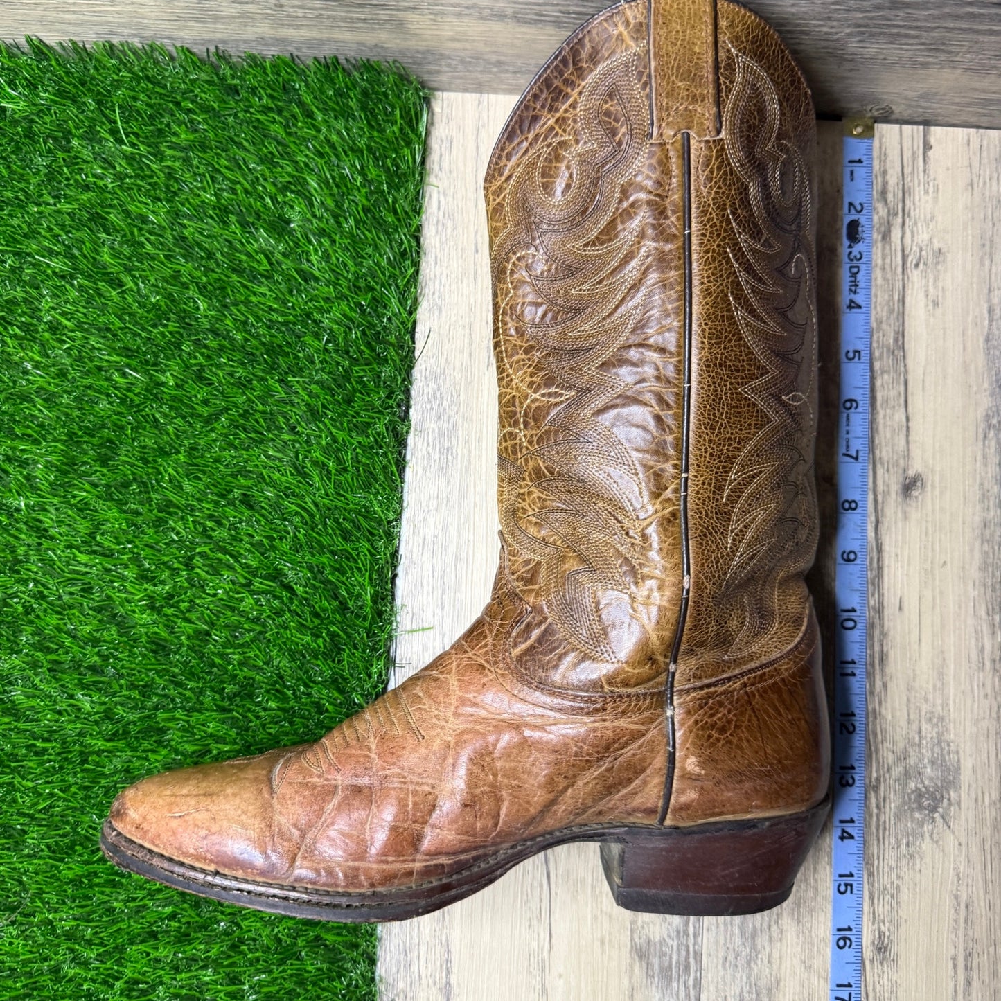 Justin Men - Size 10.5 EE - Tan Western Cowboy Boots Style 1567