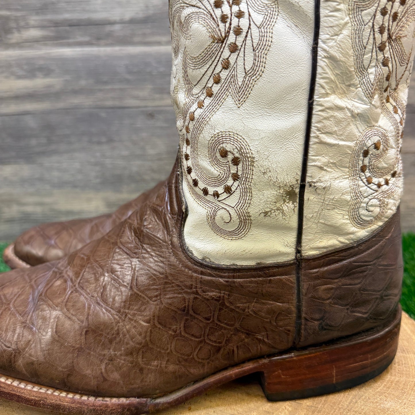 Ferrini Men - Size 11.5D - Brown/White Pirarucu Print Square Toe Cowboy Boots