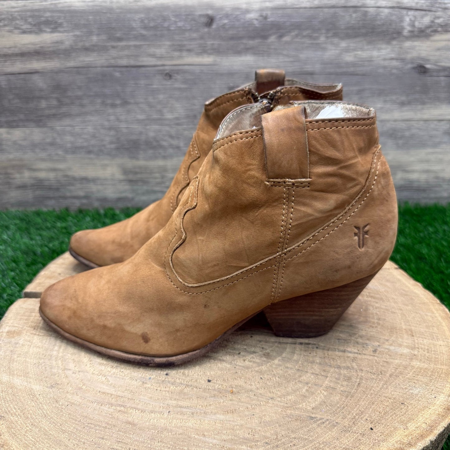 Frye Women - Size 7.5M - Tan Soft Leather Ankle Boots Style 3472056