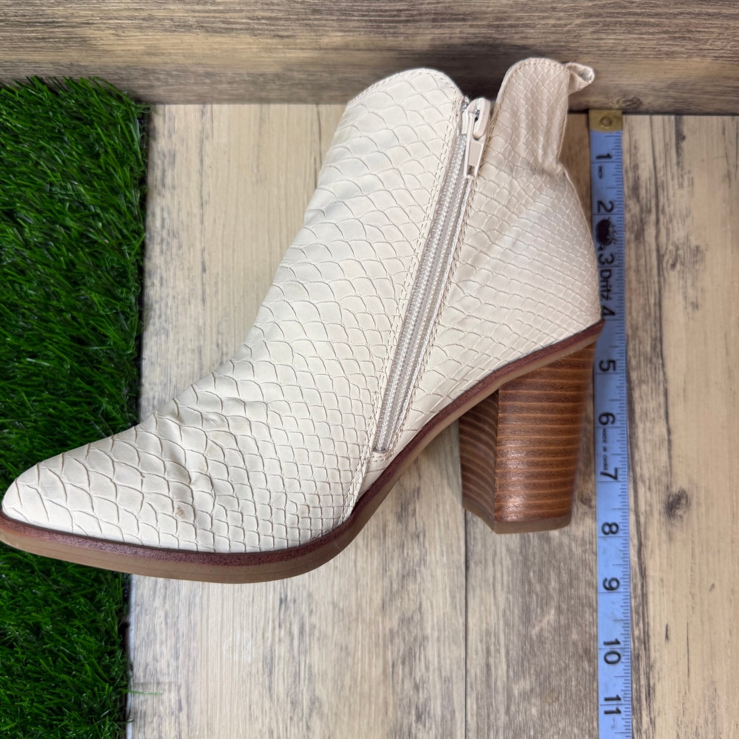 MIA Women - Size 7 - Off White Ankle Faux Leather Zipper Boots MH1385