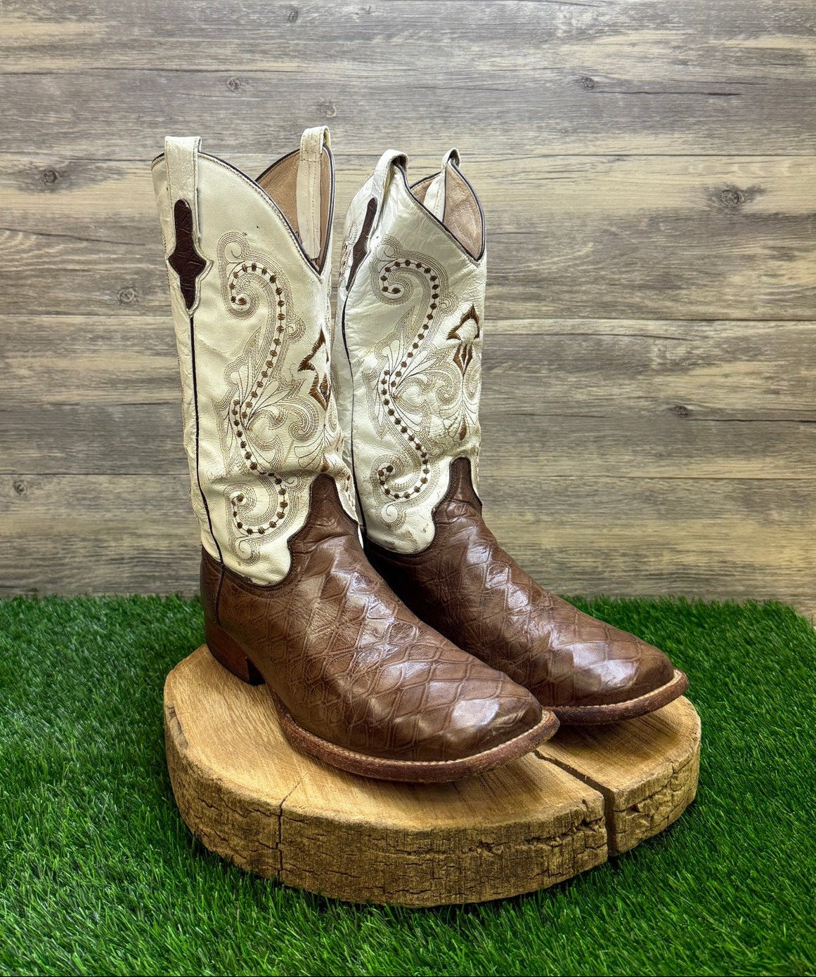 Ferrini Men - Size 11.5D - Brown/White Pirarucu Print Square Toe Cowboy Boots