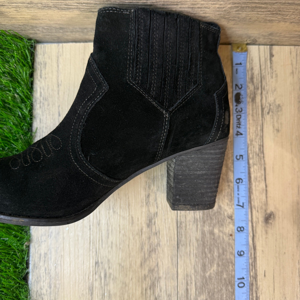 Franco Women - Size 8 - Black Faux Suede Ankle Style Fortini