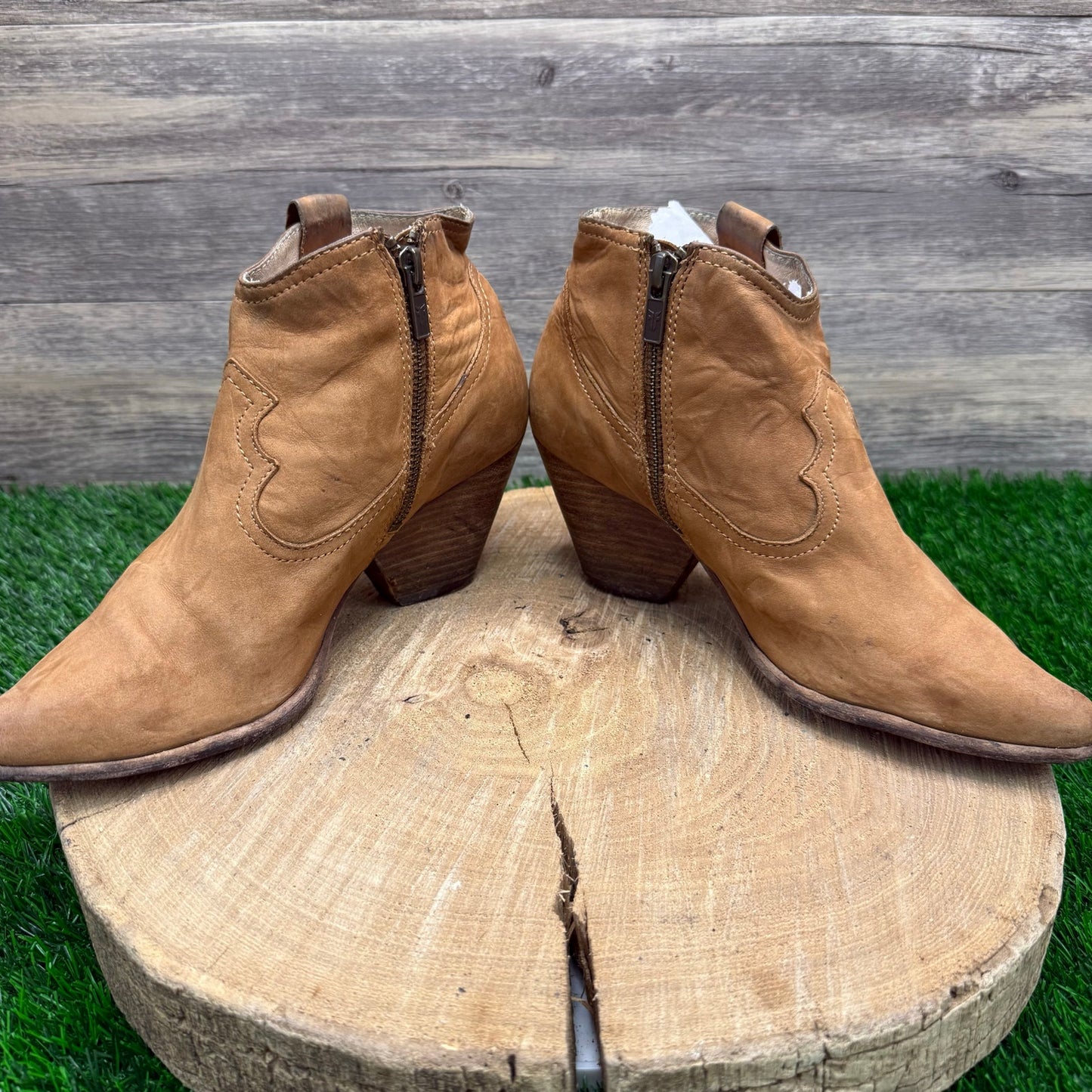 Frye Women - Size 7.5M - Tan Soft Leather Ankle Boots Style 3472056