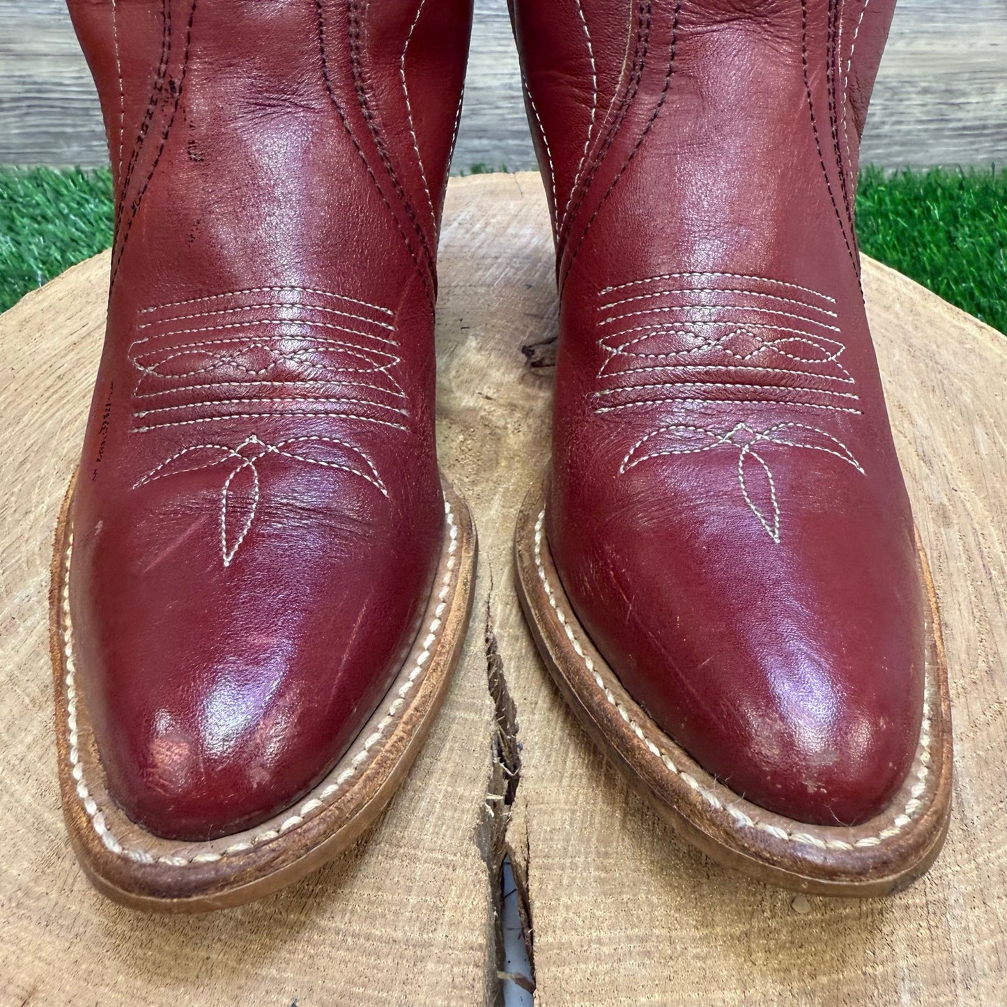 Unknown Women - Size 6R - Vintage Maroon Tall Shaft Cowboy Boots Style 1408