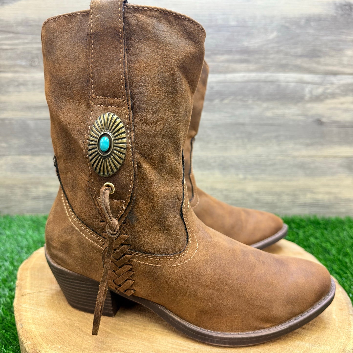 Sugar Women - Size 7.5M - Brown Native Design Faux Leather Boots 427404