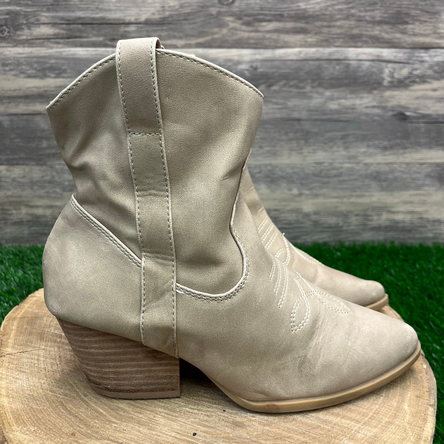 Rachel Zoe Women - Size 7.5M - Taupe Faux Leather Ankle Boots