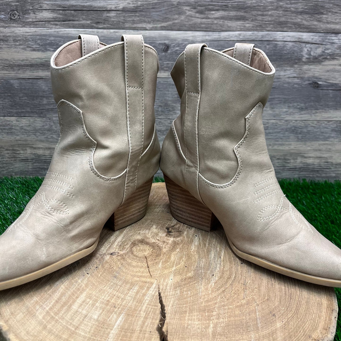 Rachel Zoe Women - Size 7.5M - Taupe Faux Leather Ankle Boots