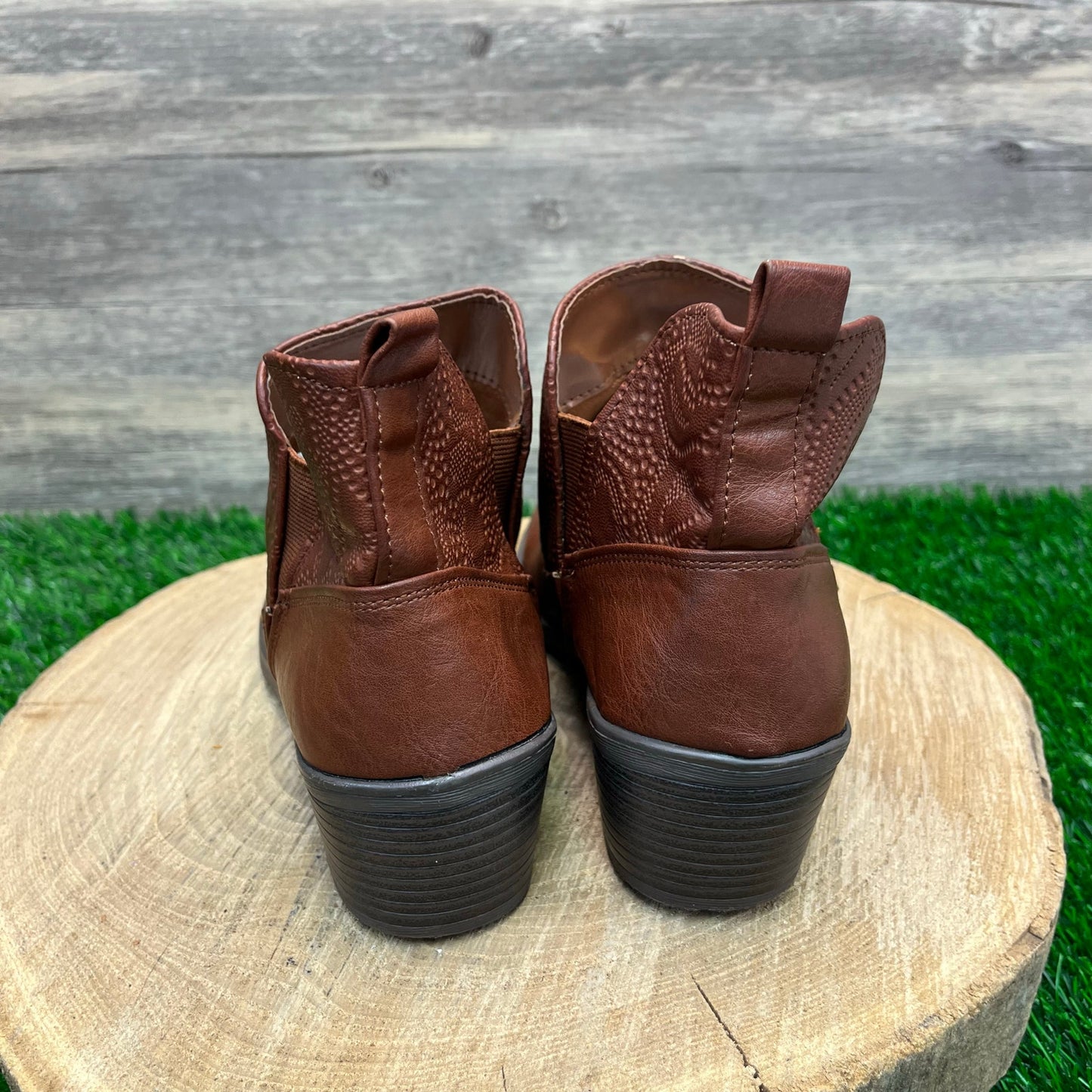 Easy Street Women - Size 9M - Brown Faux Leather Ankle Boots