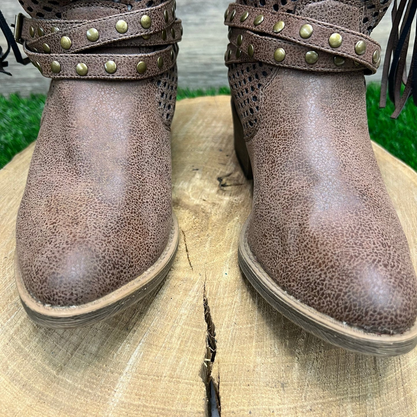 Coconuts Women - Size 7.5M - Brown Faux Leather Buckle Short Lasso Boots