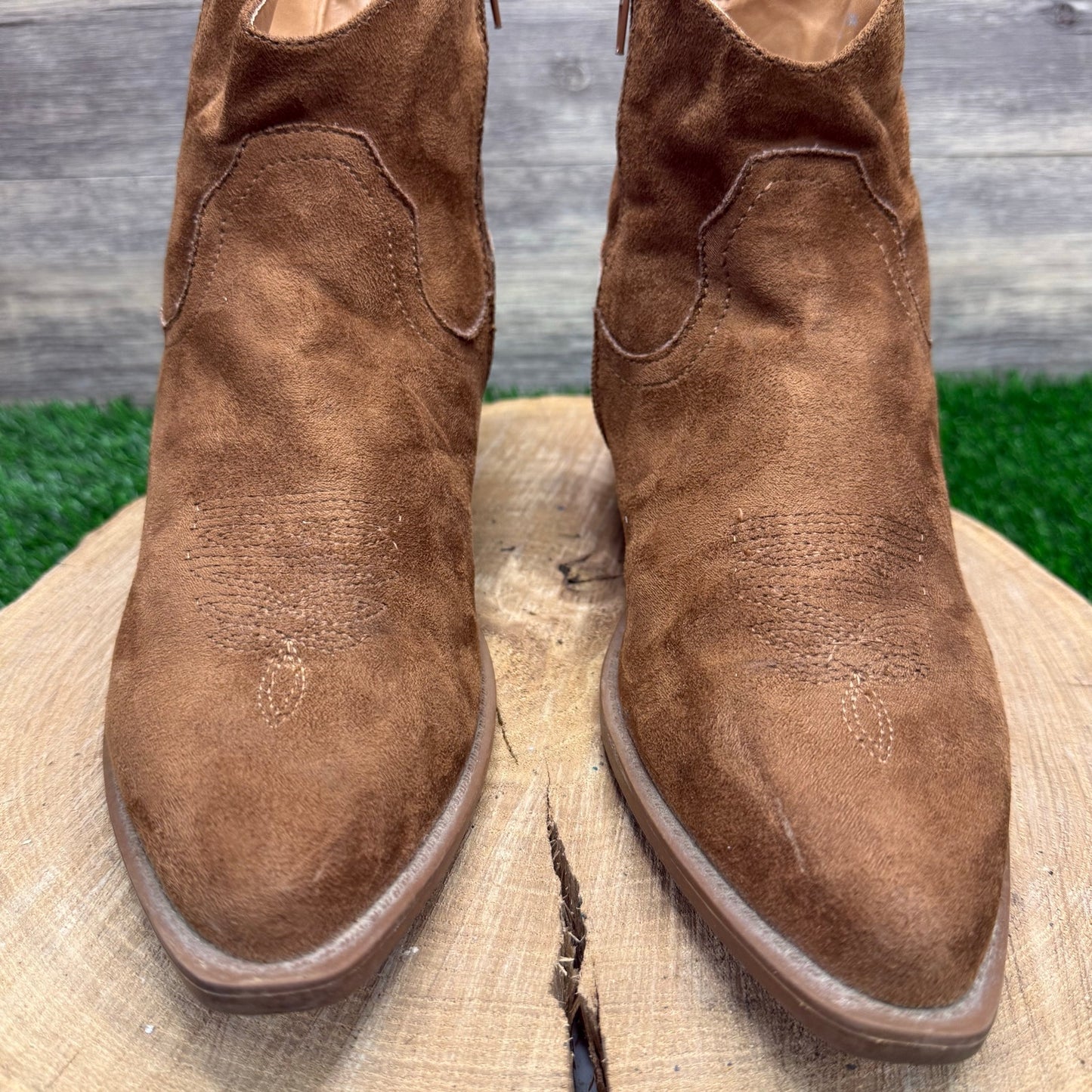 Flex West Women - Size 7M - Brown Cowprint Faux Leather Ankle Boots Sadie