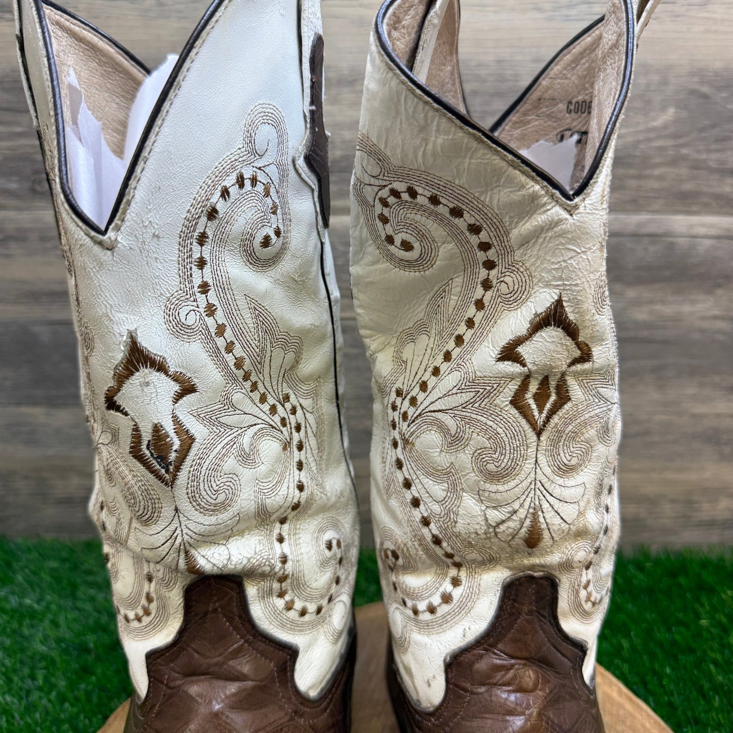 Ferrini Men - Size 11.5D - Brown/White Pirarucu Print Square Toe Cowboy Boots