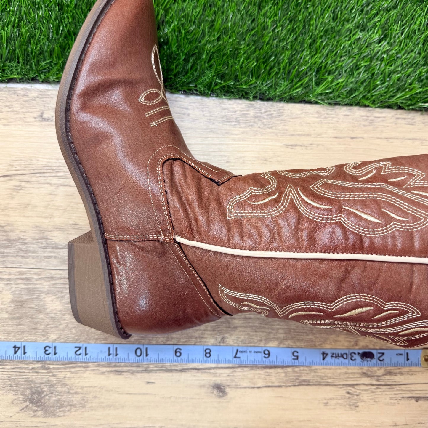 Unknown Women - Size 7.5 - Brown Faux Leather Cowboy Boots