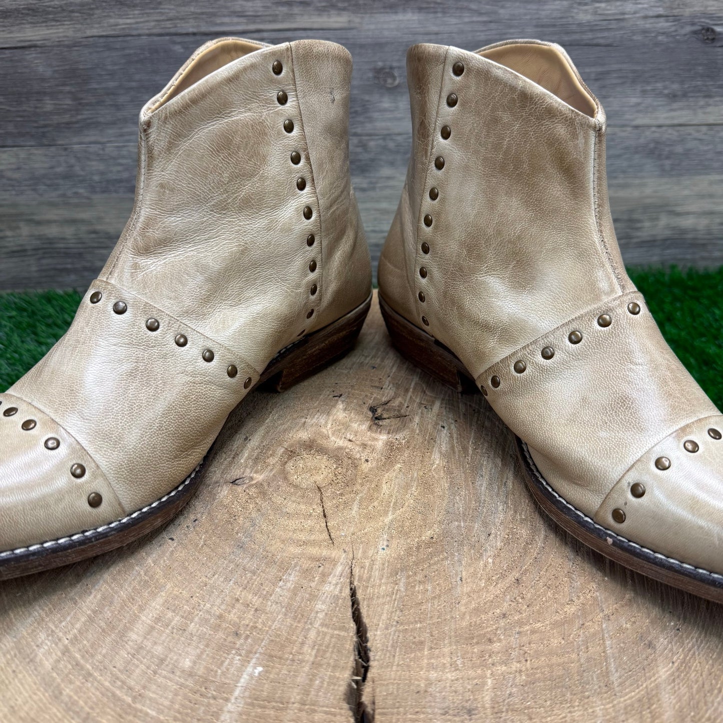 Diba True Women - Size 8.5M - Distressed Cream Studded Ankle Zipper Boots 57196