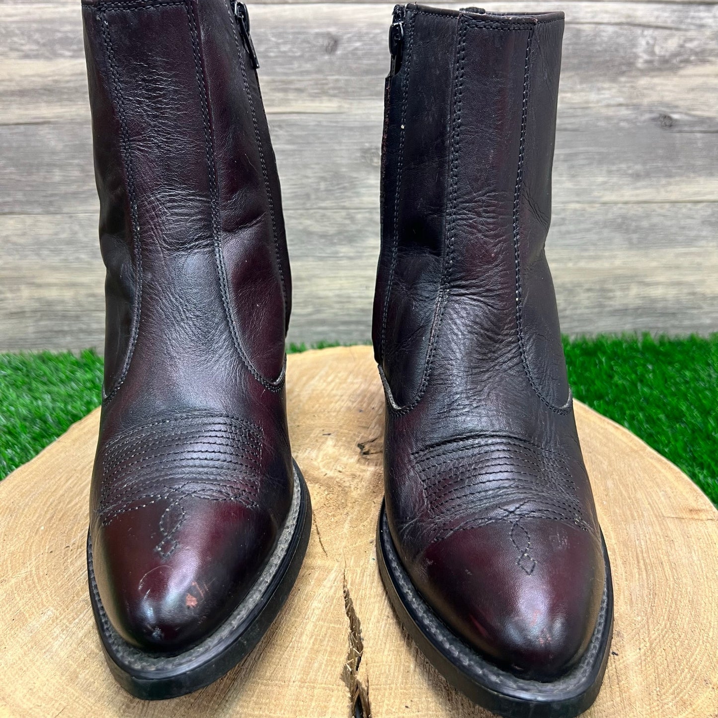 Unknown Men - Size 7D - Burgundy Zipper Ankle Boots 62008