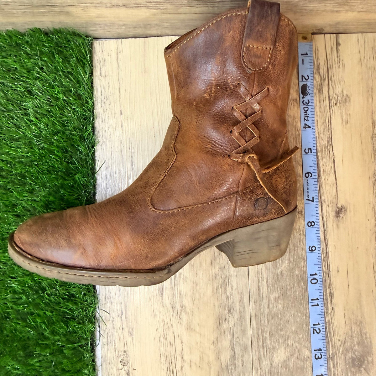 Born Women - Size 7 - Brown Ankle Zipper Boots CQG11