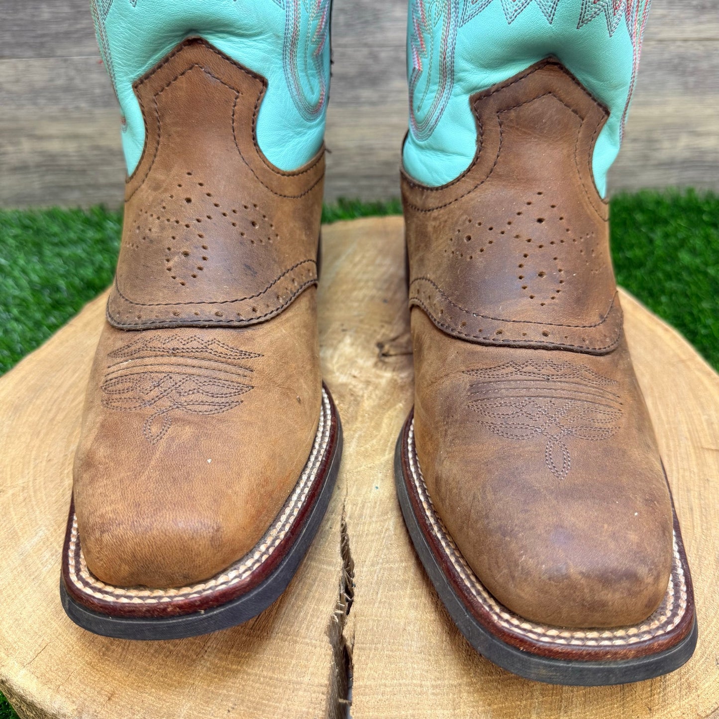 Justin Women - Size 9B - Brown / Turquoise Square Toe Boots L4853