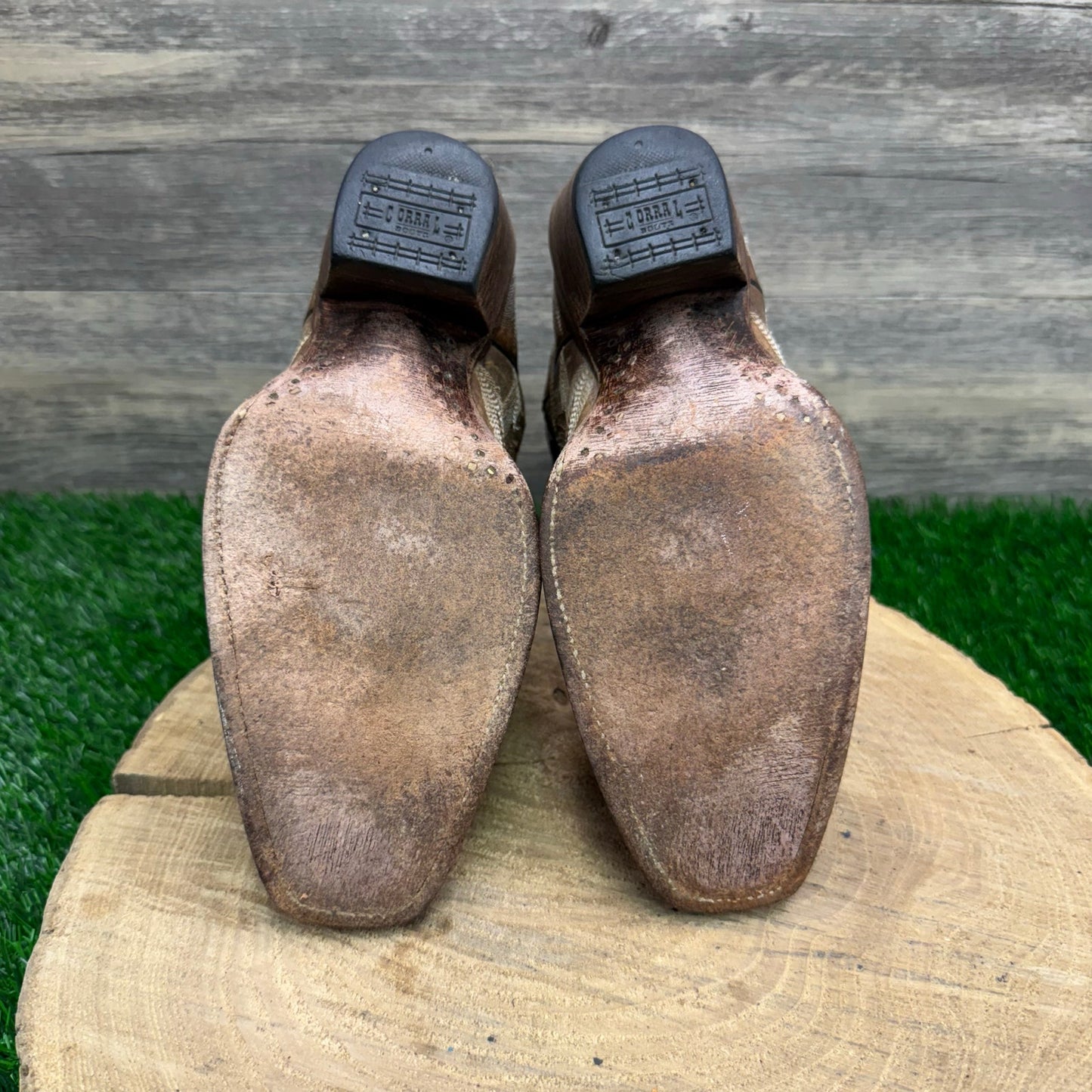 Corral Women - Size 7 - Distressed Tan Stitched Snip Toe Cowboy Boots G1902