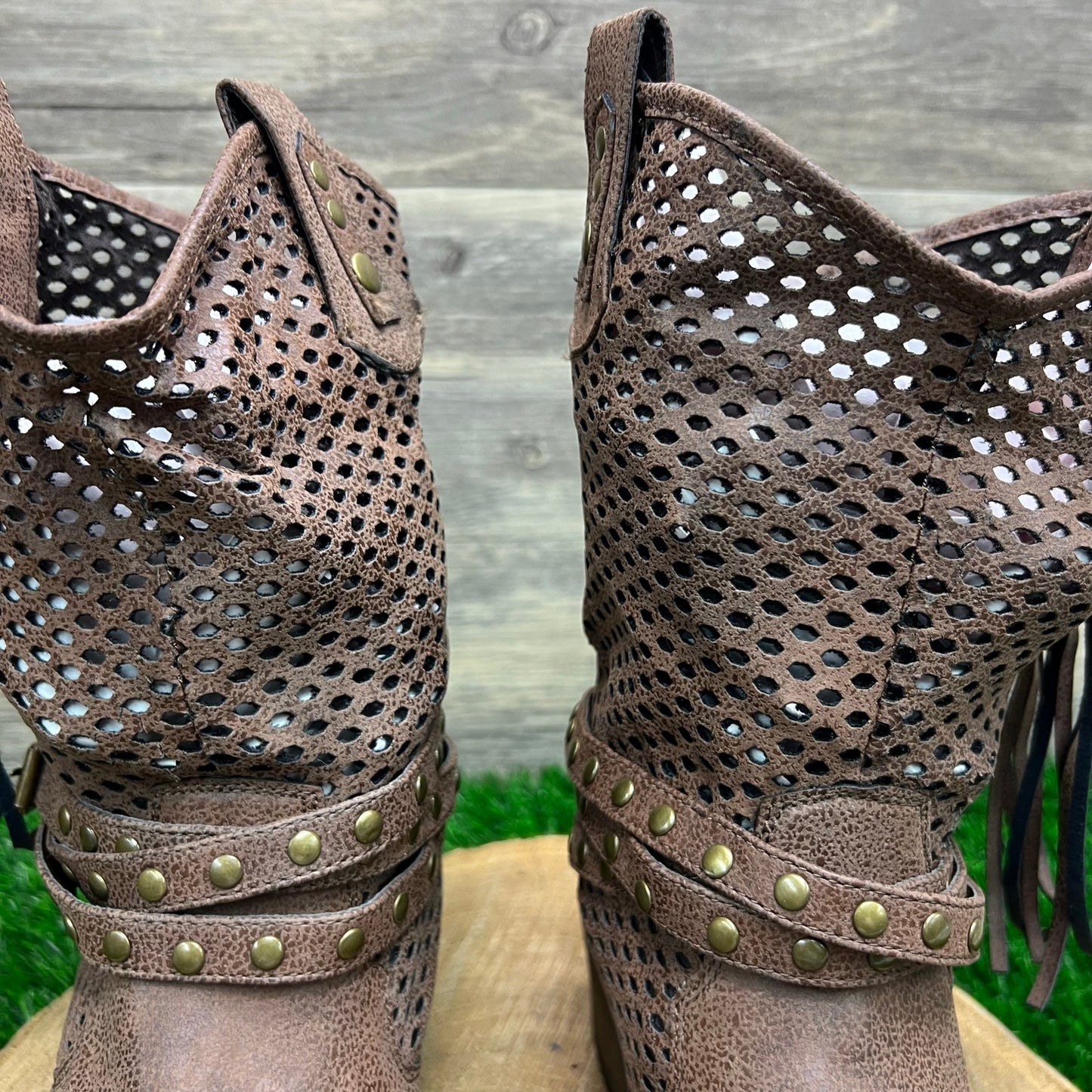 Coconuts Women - Size 7.5M - Brown Faux Leather Buckle Short Lasso Boots