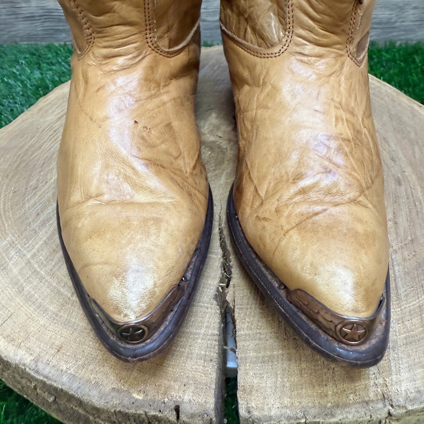Unknown Women - Size 7M - Vintage Marbled Tan Slouch Toe Plate Cowboy Boots 659