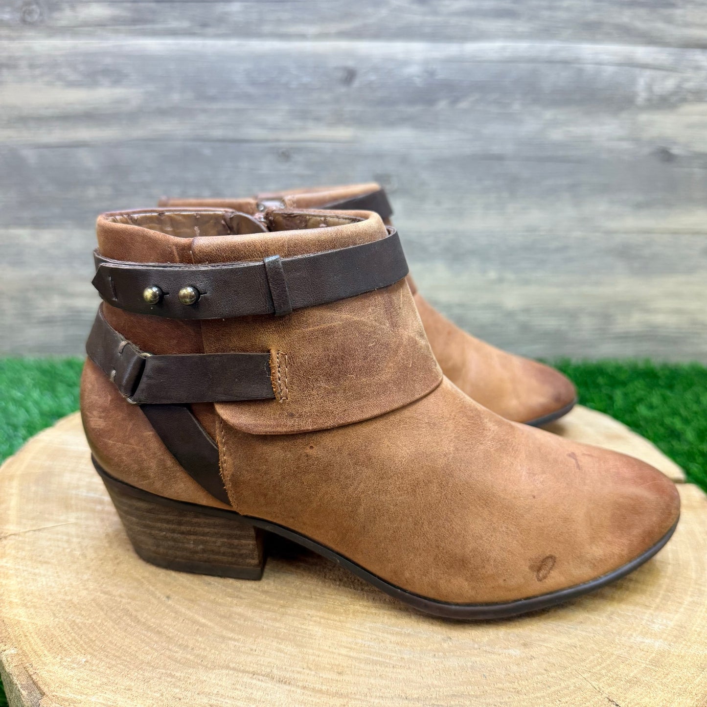 Clarks Women - Size 5M - Tan Ankle Strappy Zipper Boots