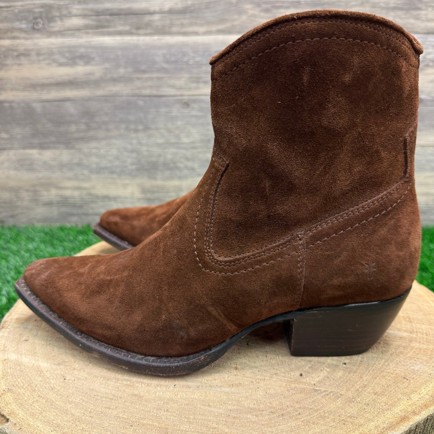 Frye Women - Size 8B - Brown Suede Ankle Zipper Boots 3478018