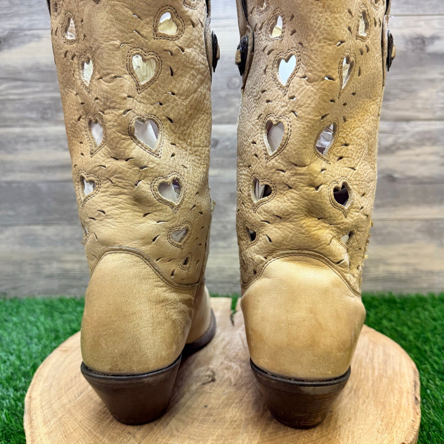 Durango Women - Size 10M - Tan Heart Cowboy Boots Crush RD3421