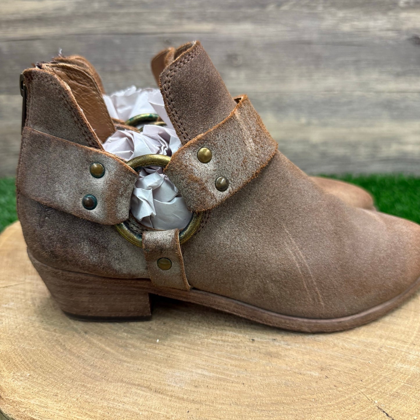 Frye Women - Size 6.5M - Tan Suede Ankle Boots Style 3470395