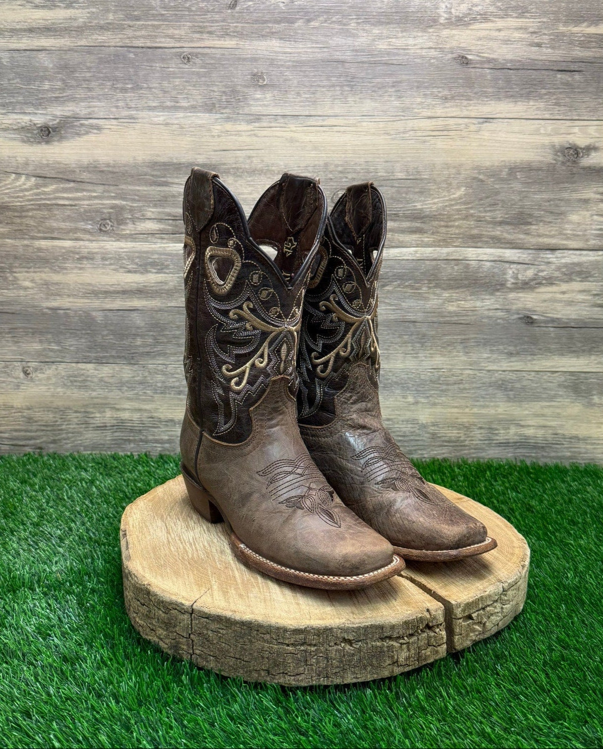 Texas Country Youth - Size 4.5 - Distressed Brown Square Toe Cowboy Boots