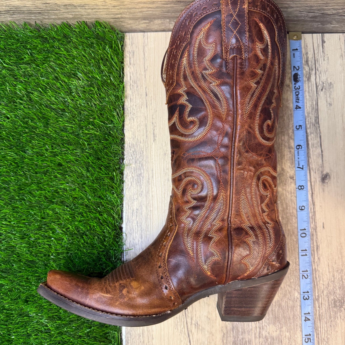 Ariat Women - Size 6B - Brown Heritage Snip Toe Cowboy Boots Style 10005908