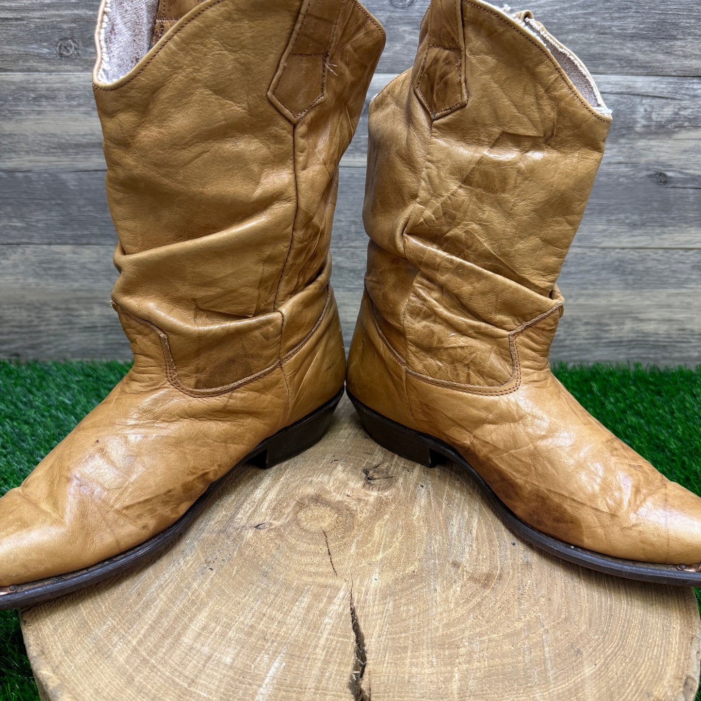Unknown Women - Size 7M - Vintage Marbled Tan Slouch Toe Plate Cowboy Boots 659