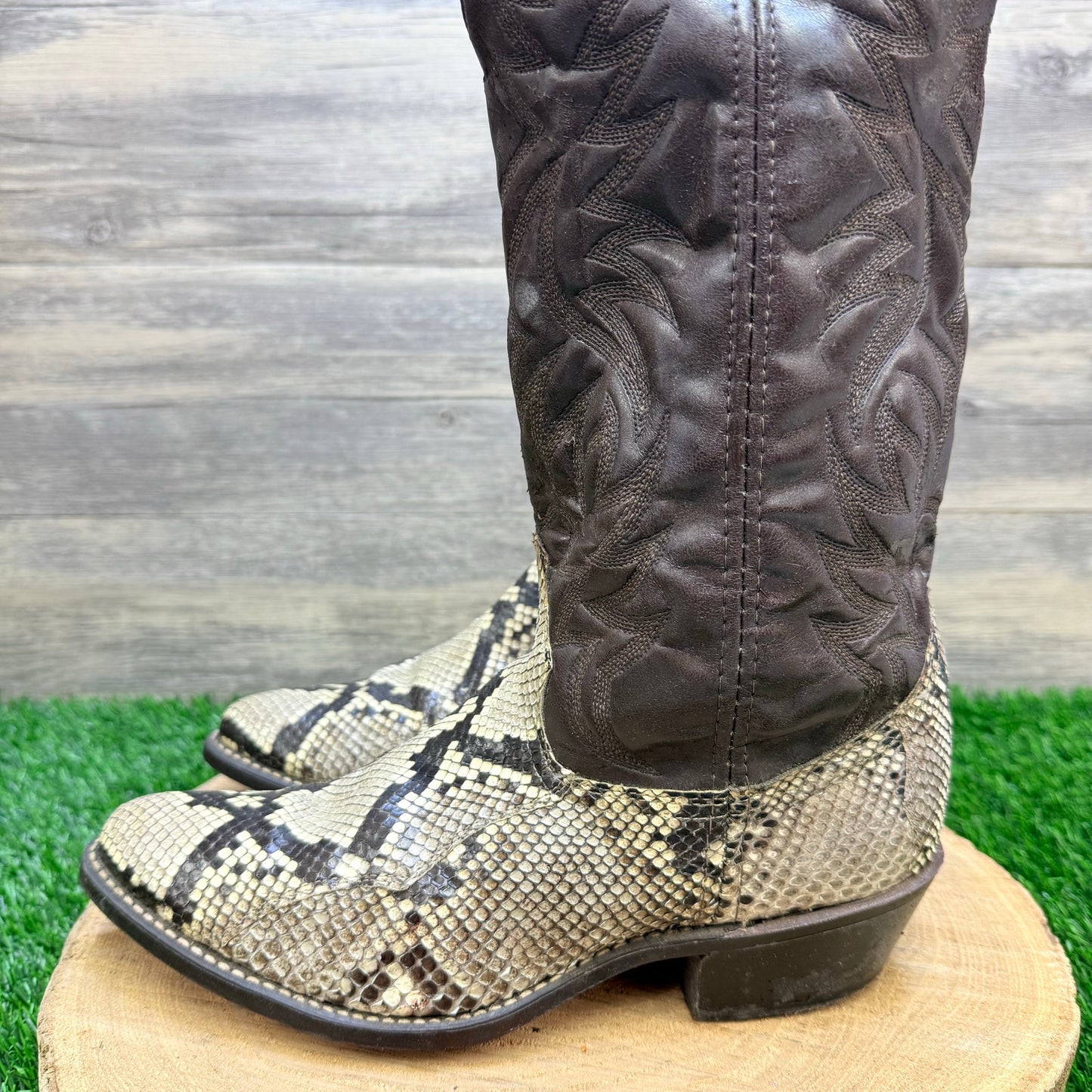 Acme Men - Size 8D - Brown Snake Cowboy Boots 6120