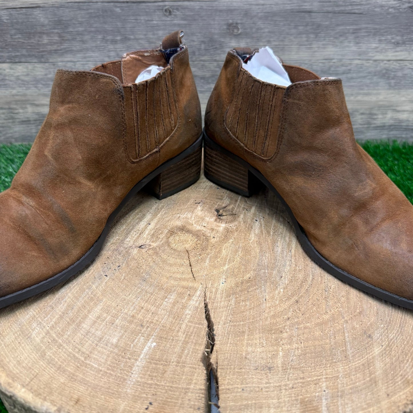 Tommy Hilfiger Women - Size 9.5M - Tan Suede Ankle Boots Style Twripley