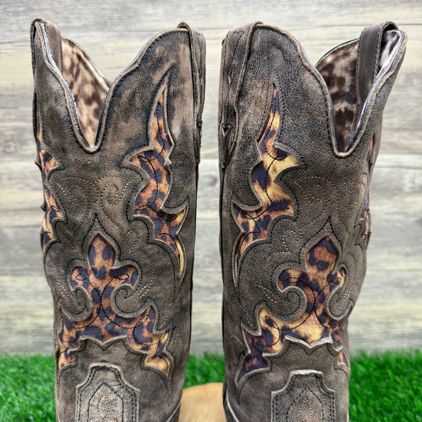 Laredo Women - Size 8M - Brown Leopard Inlay Snip Toe Cowboy Boots 52130