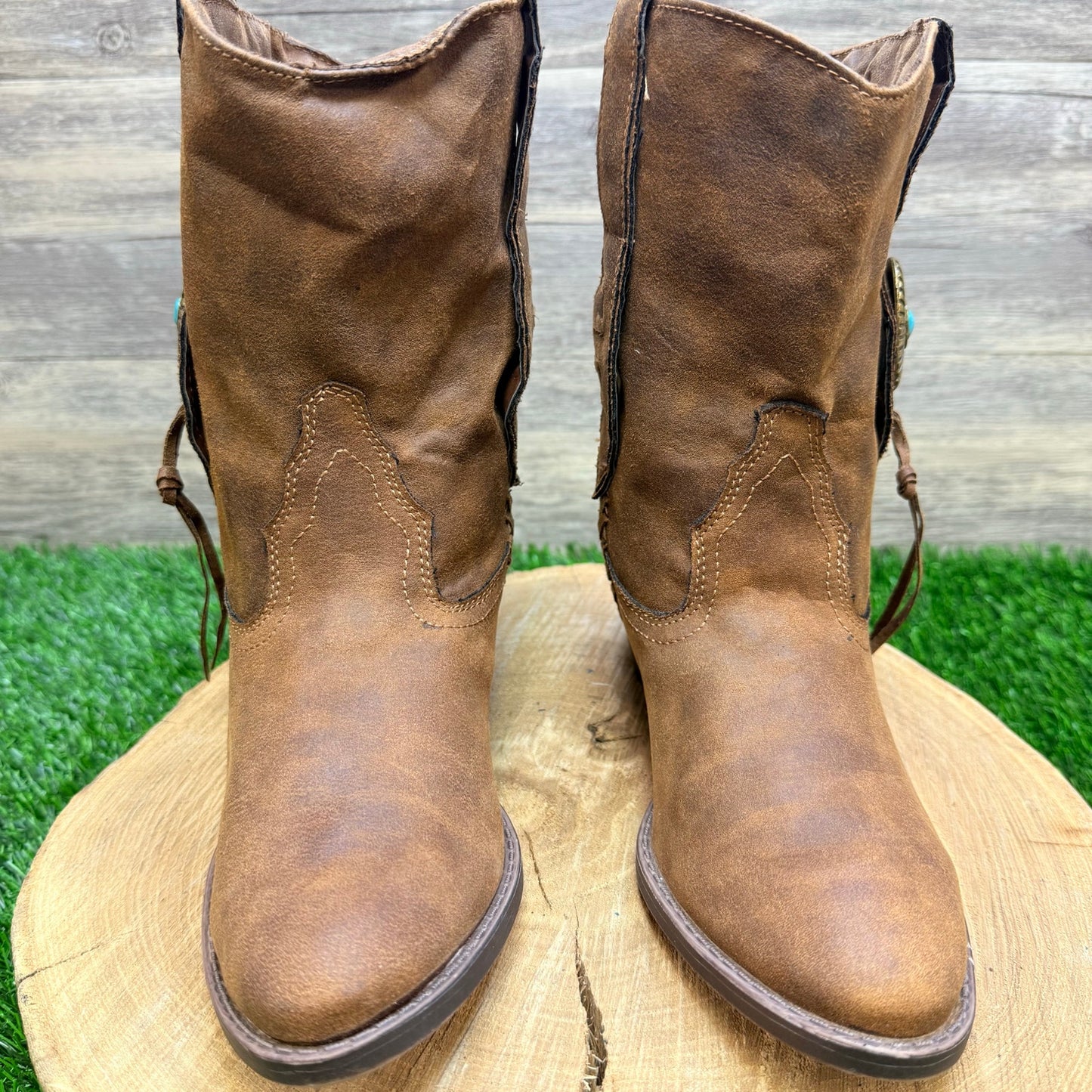 Sugar Women - Size 7.5M - Brown Native Design Faux Leather Boots 427404