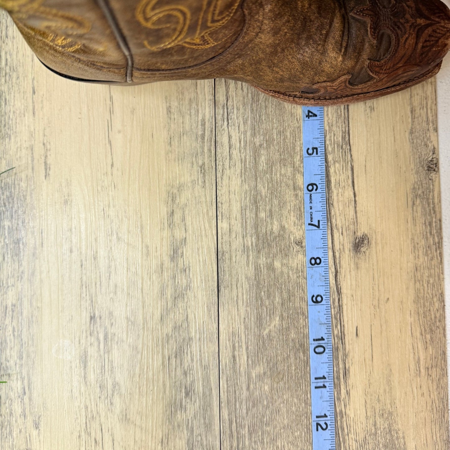Tony Lama Women - Size 6.5B - Distressed Brown Santa Fe Tip Cowboy Boots VF6004