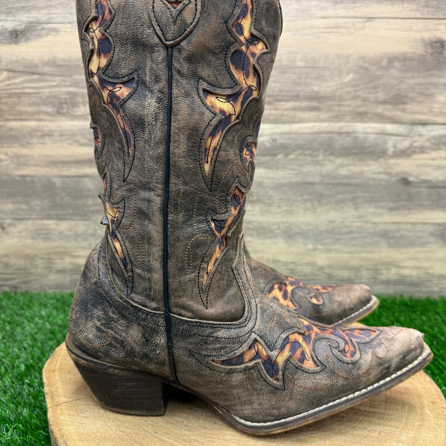 Laredo Women - Size 8M - Brown Leopard Inlay Snip Toe Cowboy Boots 52130