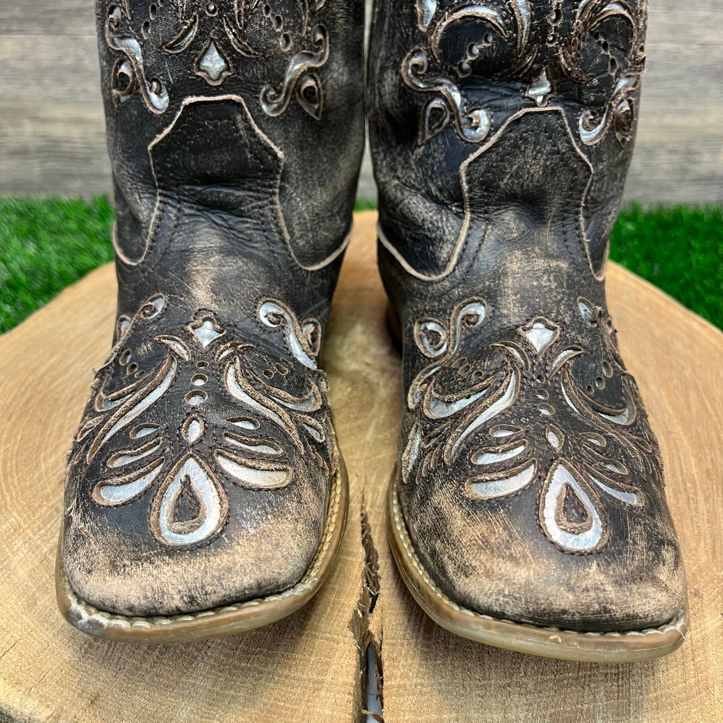 Roper Youth - Size 3 - Distressed Black Cutout Square Toe Cowboy Boots 0671