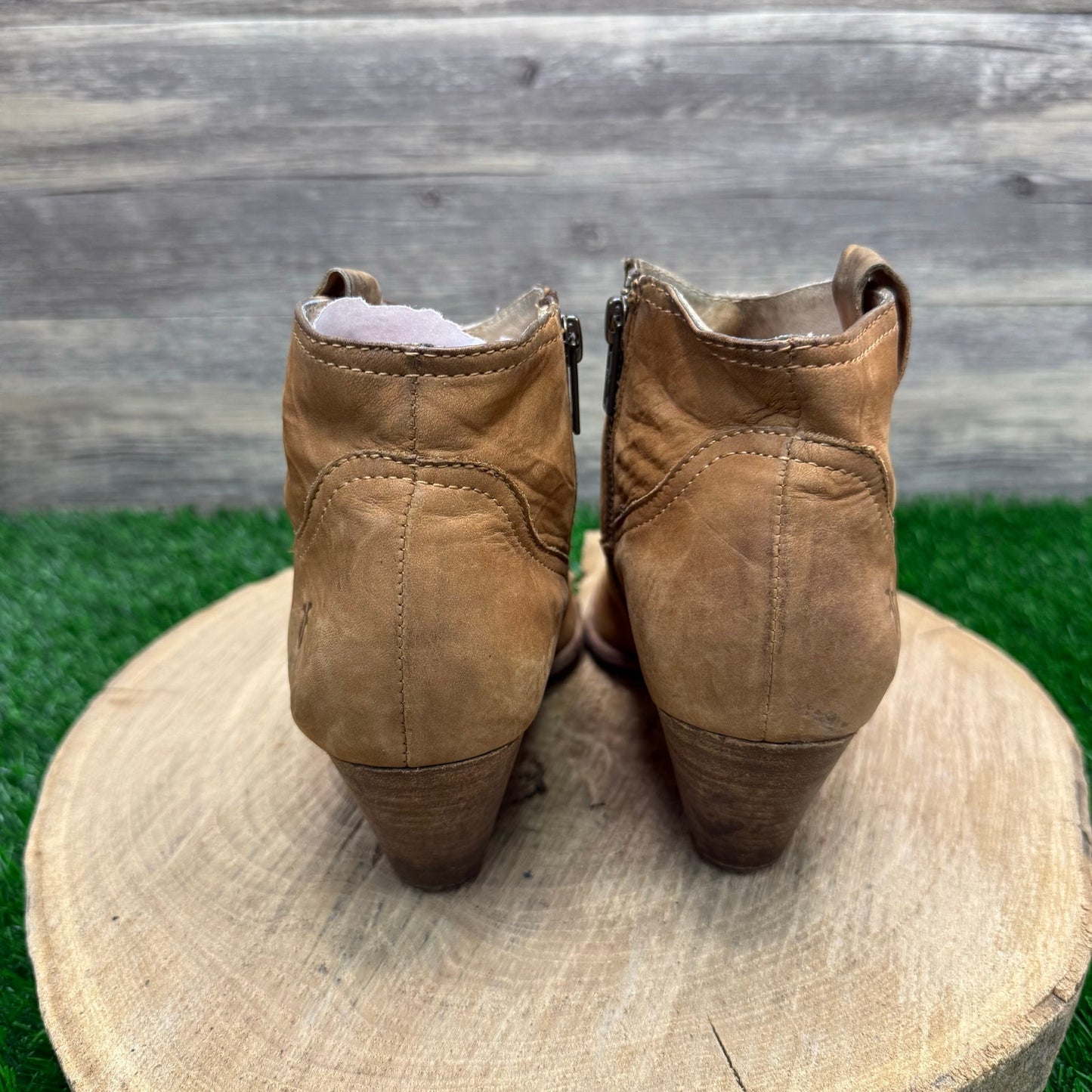 Frye Women - Size 7.5M - Tan Soft Leather Ankle Boots Style 3472056