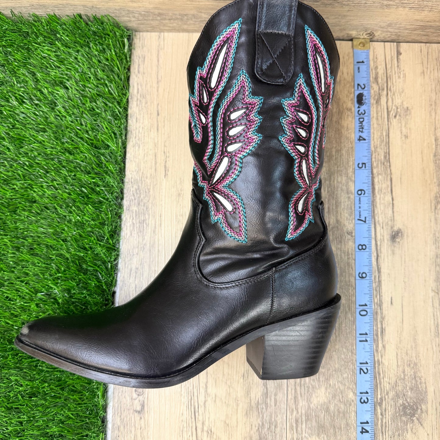 Forever 21 Women - Size 6 - Black / Pink Faux Leather Cowboy Boots 01261818