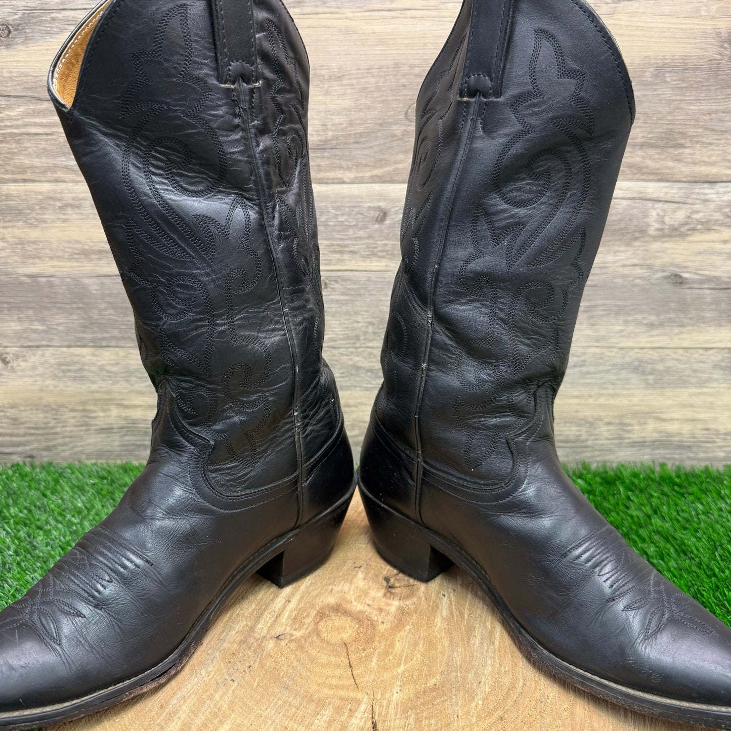 Justin Women - Size 7.5B - Black Cowboy Boots Style L4911