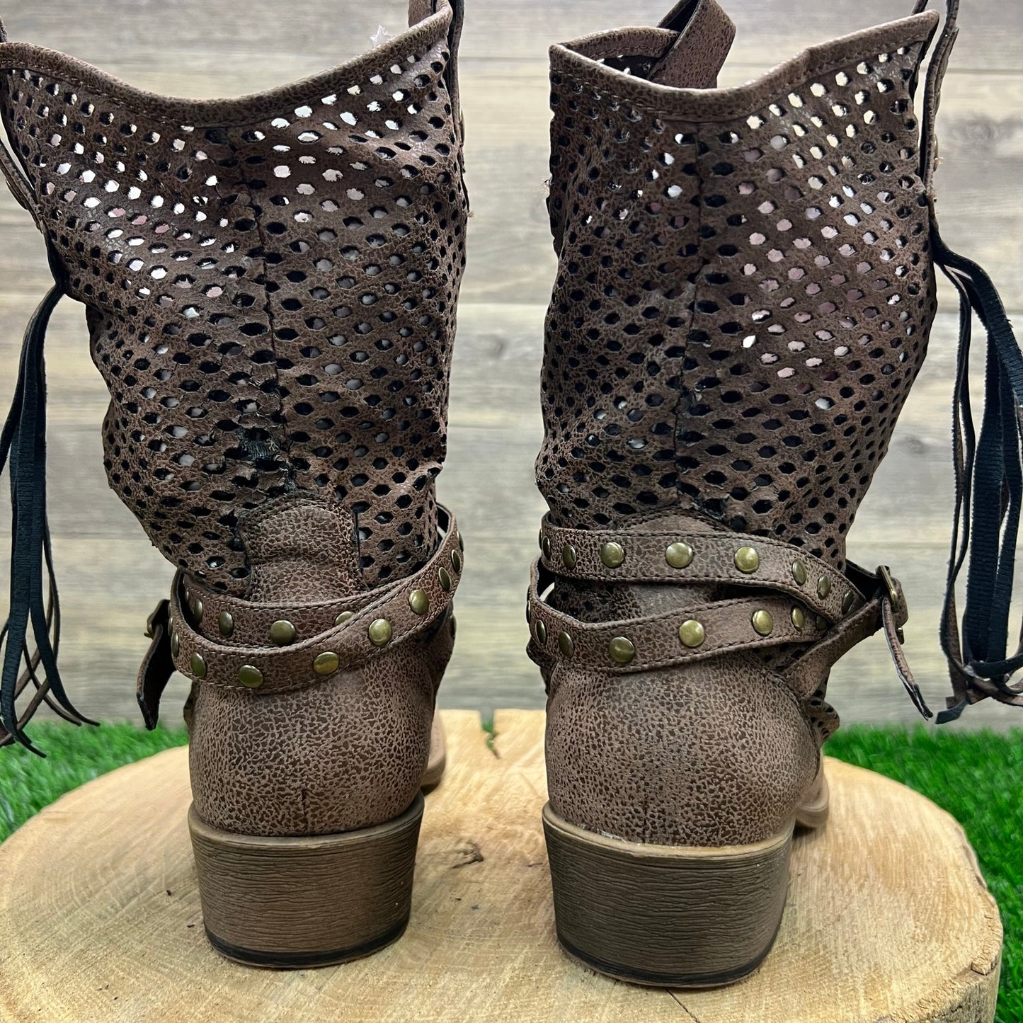 Coconuts Women - Size 7.5M - Brown Faux Leather Buckle Short Lasso Boots