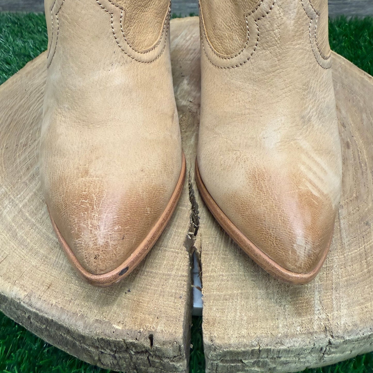 Frye Women - Size 7.5M - Tan Ankle Zipper Boots Style 3479258