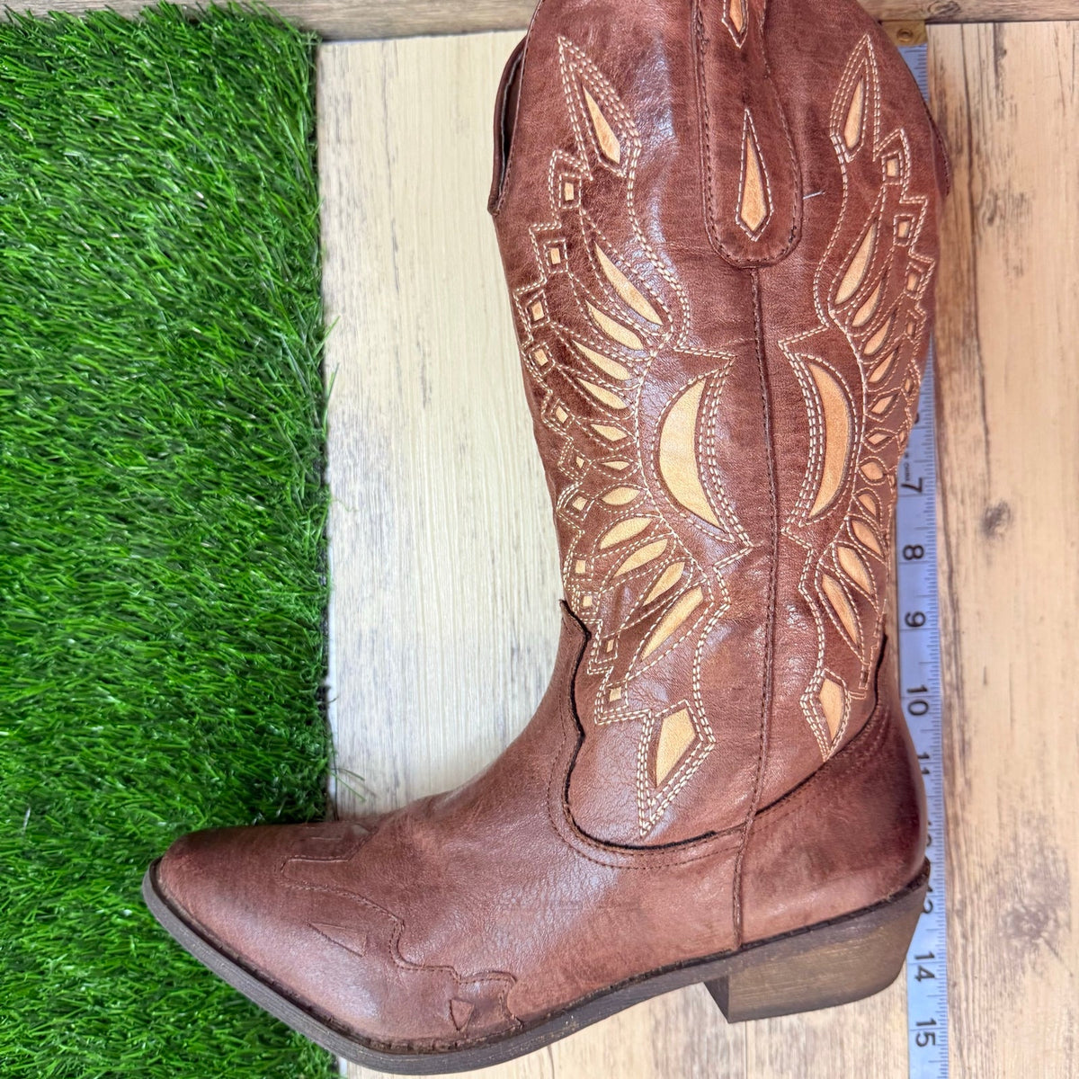 Coconuts Women - Size 7.5M - Brown / Tan Inlay Faux Leather Cowboy Boots Bandera