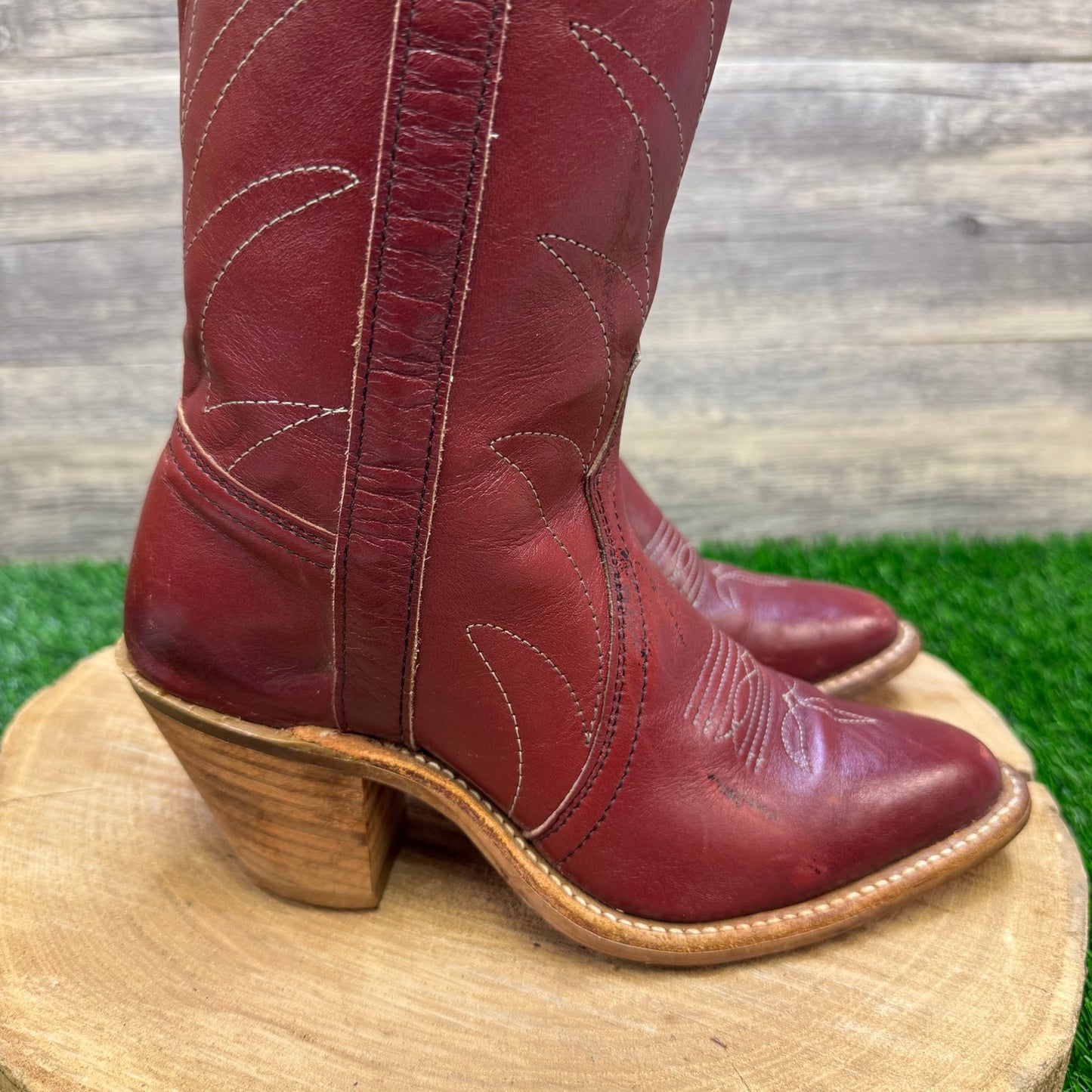 Unknown Women - Size 6R - Vintage Maroon Tall Shaft Cowboy Boots Style 1408