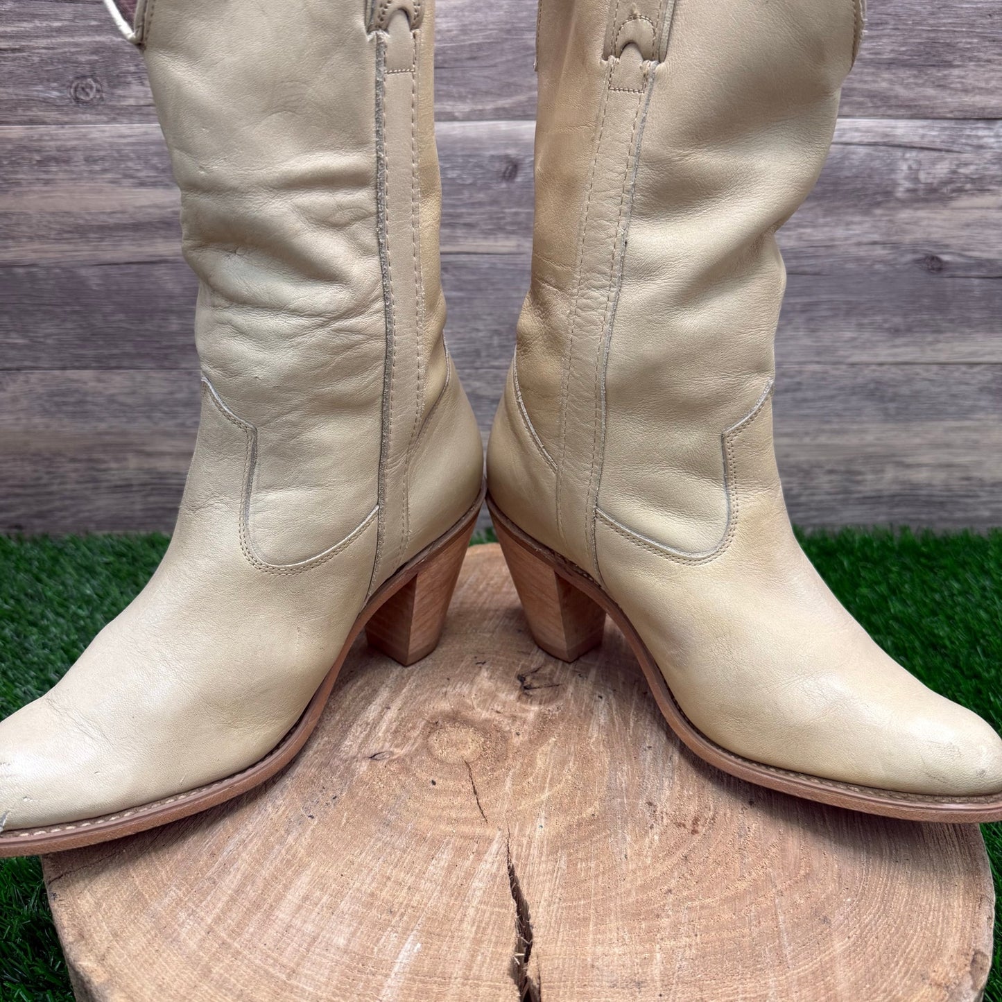 Capezio Women - Size 7.5M - Vintage Cream High Heeled Cowboy Boots Style L709