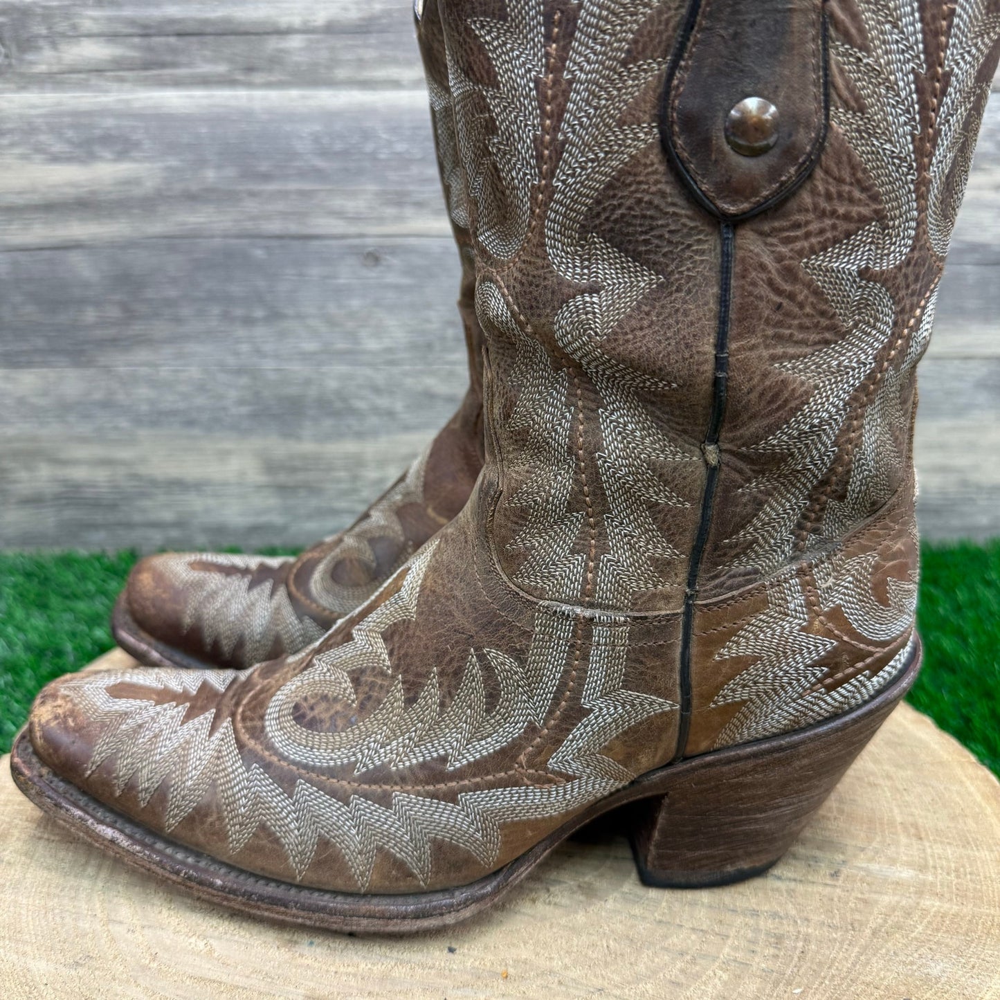 Corral Women - Size 7 - Distressed Tan Stitched Snip Toe Cowboy Boots G1902