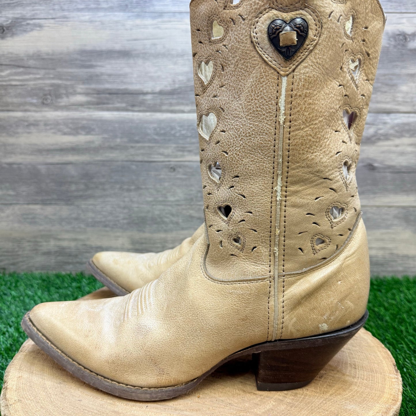 Durango Women - Size 10M - Tan Heart Cowboy Boots Crush RD3421